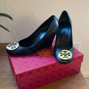 Tory Burch sz10 Black Wedges